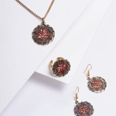 طلا روس زنانه طرح ستاره اسلیمی قرمز